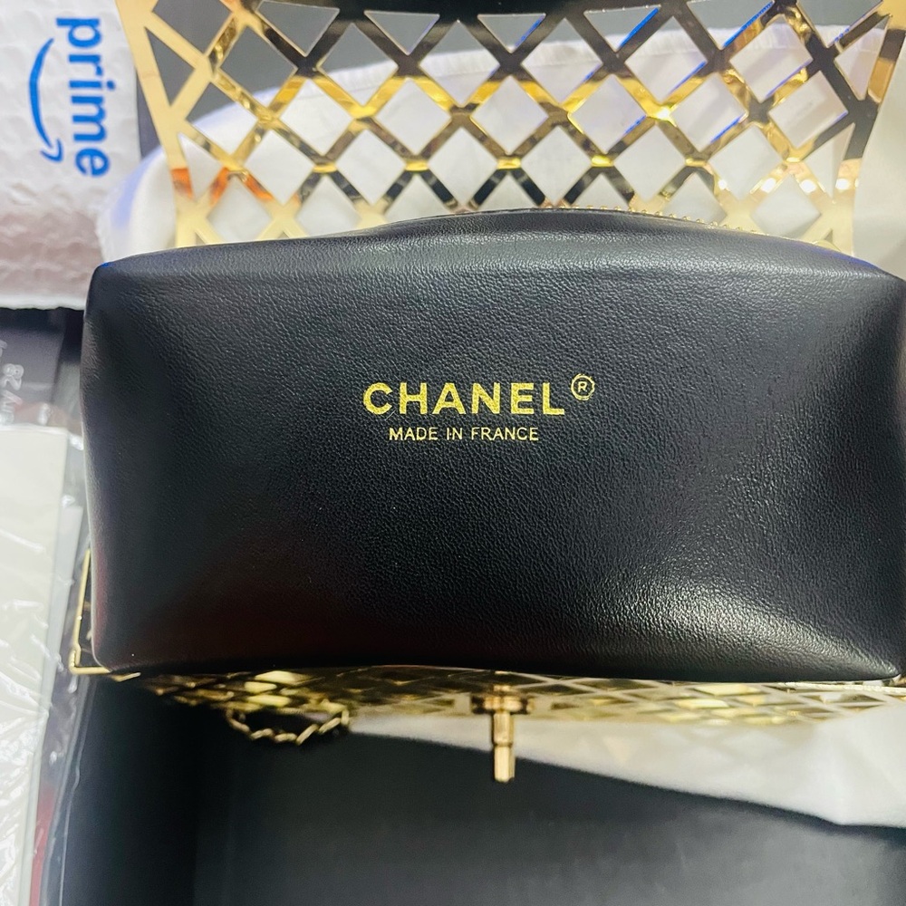 🖤💛 Chanel Black and Gold metal cage Crossbody Bag - Picture 11 of 15